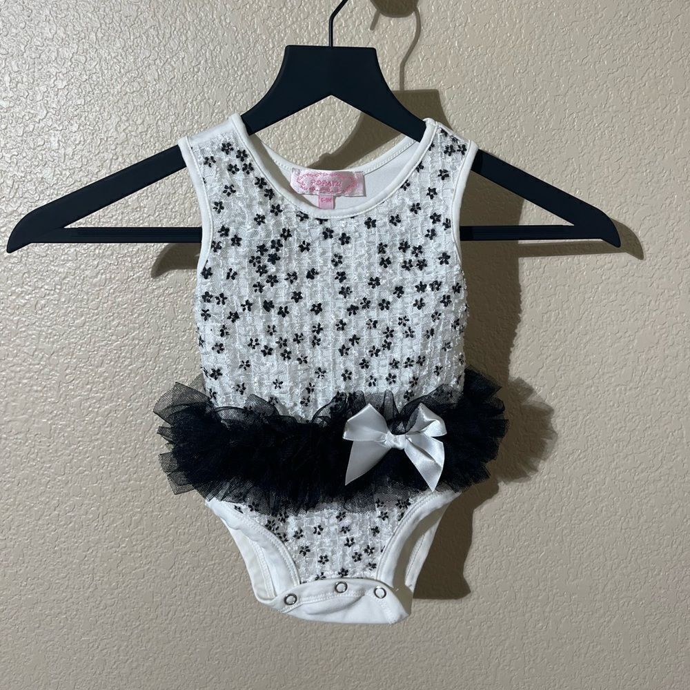 Popatu Black and White Floral Bodysuit